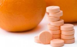 Vitamina C Usos efectos secundarios contraindicaciones dosis